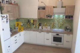 Продается 2-комнатная квартира